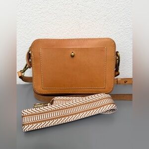Madewell Leather Transport Camera Crossbody Bag in Saddle Tan with Extra Strap